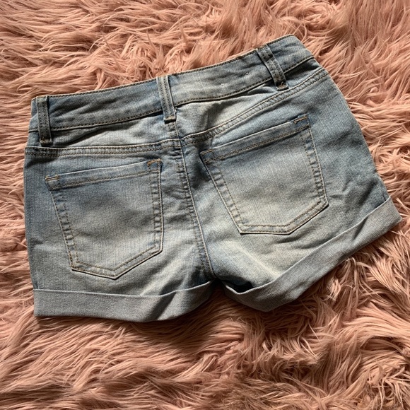 Cute Jean Shorts - Picture 4 of 6